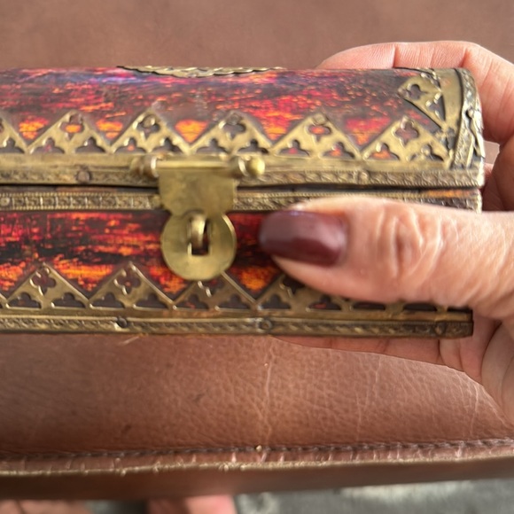 Wooden and metal box - Picture 3 of 5